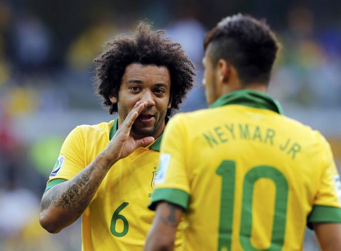 Marcelo parla con Neymar. Reuters